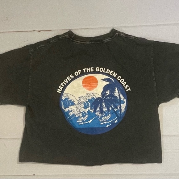 Womans Vintage Golden Coast Cropped tee size M - Picture 2 of 4